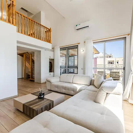 The Grand Seafront Duplex By Ps Durrës