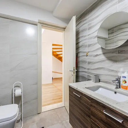The Grand Seafront Duplex By Ps Durrës